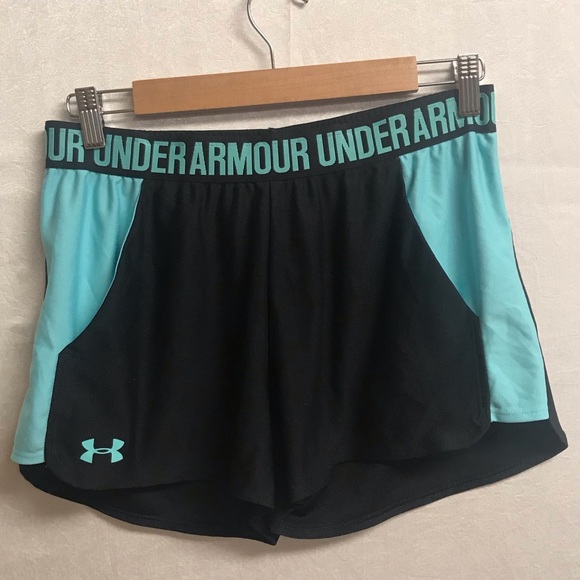 Under Armour Pants - Women’s Under Armour Workout Shorts-Medium